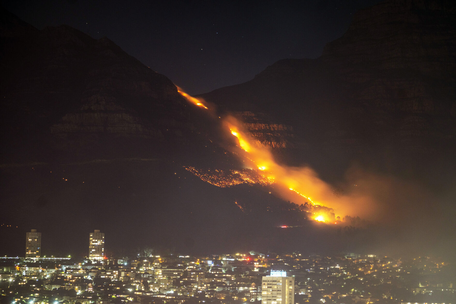 APTOPIX South Africa Cape Town Fire